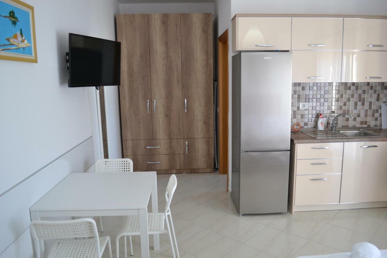 Seaview Bay Studio & Private Garage Vlorë Exterior foto